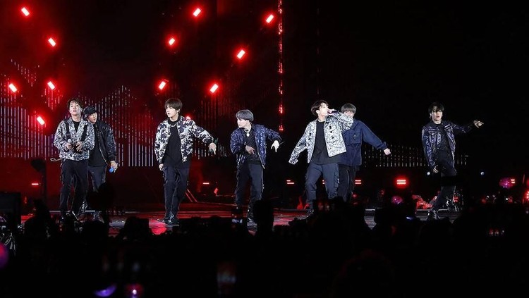 Boyband Korea BTS Sukses Gelar Konser di Arab Saudi 