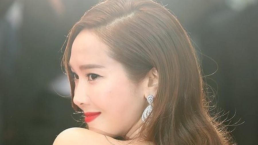 Jessica Jung dituduh melakukan operasi wajah.