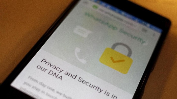 WhatsApp dan Medsos Down hingga 25 Mei, Pakai VPN Bahayakah?
