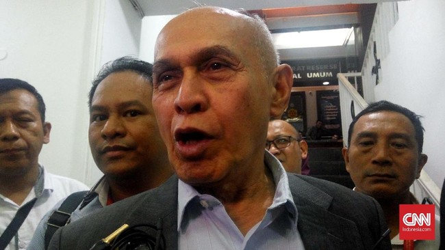 Tersangka kasus dugaan kepemilikan senjata api ilegal Kivlan Zen mendatangi Polda Metro dan siap dikonfrontasi dengan tersangka Iwan Kurniawan dan Habil Marati.