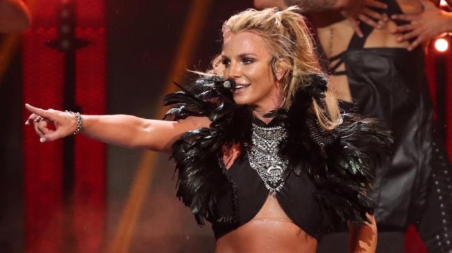 Britney Spears disebut menjalani kehidupan dengan bayang ketakutan akan ayahnya. Ia tak mau tampil lagi jika ayahnya masih ikut campur dalam kariernya.
