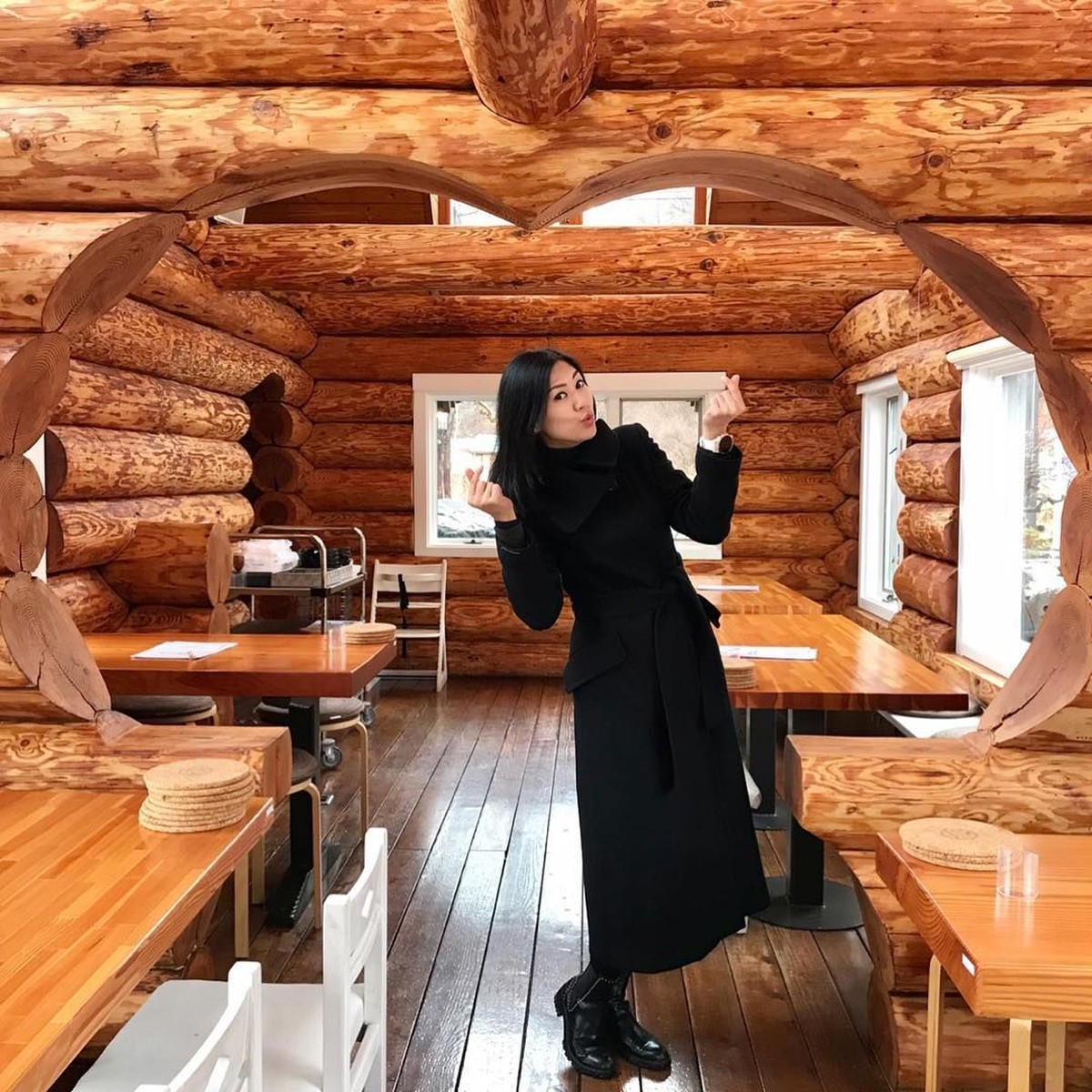 Delon Thamrin makin mesra dengan janda kaya raya&period;