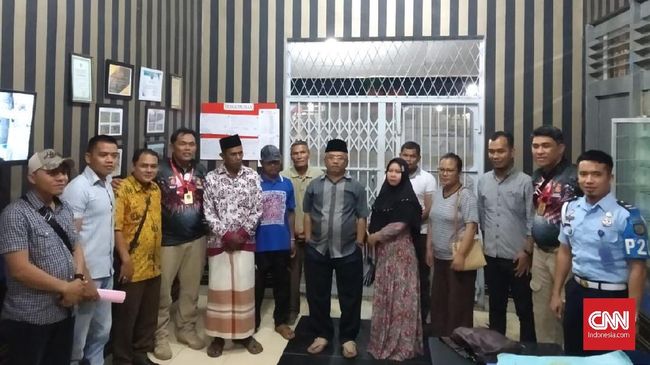 Terbukti Politik Uang, Wabup Paluta dan Caleg Gerindra Dibui Wakil Bupati Paluta Hariro Harahap dan istrinya yang merupakan caleg Gerindra Masdoripa Siregar, dieksekusi ke Rutan Gunung Tua dalam kasus politik uang.