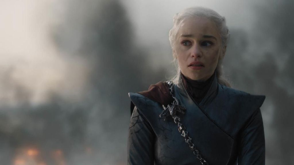 Emilia Clarke Selesai dengan Fantasi, Siap Pisah dari Naga