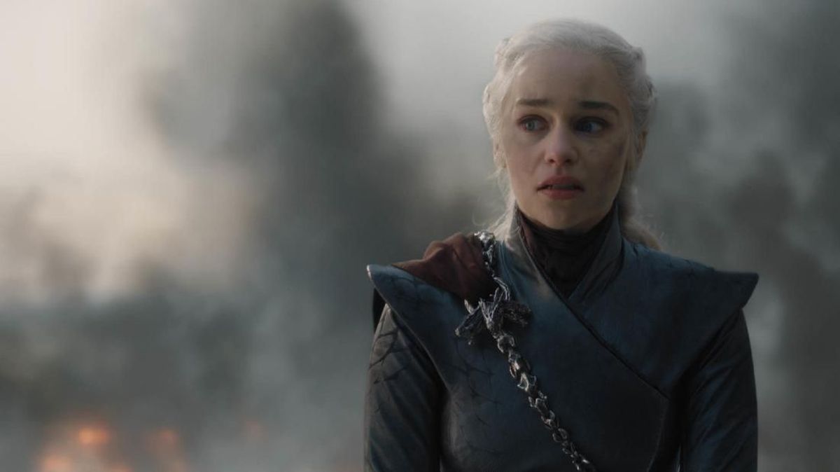Emilia Clarke Selesai dengan Fantasi, Siap Pisah dari Naga
