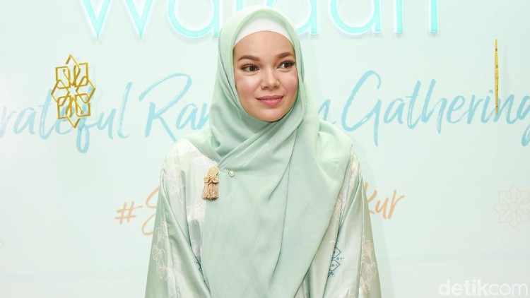 Dewi Sandra saat ditemui di kawasan Sudirman.