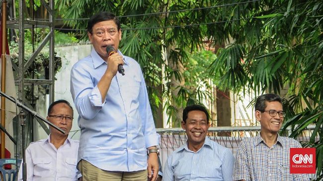 Eks Menko Polhukam: Gerakan Kedaulatan Rakyat Bukan Makar Mantan Menko Polhukam Tedjo Edhy Purdijatno menilai Gerakan Nasional Kedaulatan Rakyat merupakan gerakan rakyat, bukan makar menggulingkan pemerintahan.