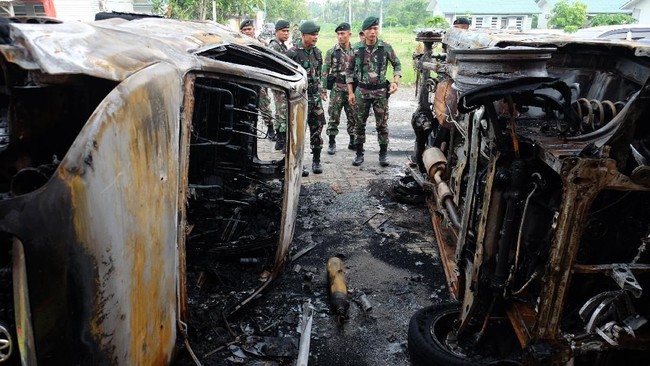 Yasonna Laoly menyatakan baik kalapas maupun seluruh pegawai di Lapas Langkat akan dinonaktifkan setelah terjadi insiden kerusuhan pada tengah pekan ini.