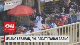 VIDEO: Jelang Lebaran, PKL Padati Tanah Abang