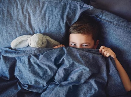 Anak Belajar Tidur Sendiri? Ajari Doa Terbangun di Malam Hari
