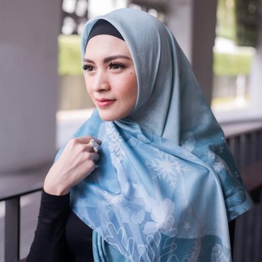 Kisah Hijrah 3 Aktris Cantik, Ditegur Anak hingga Niat Bunuh Diri