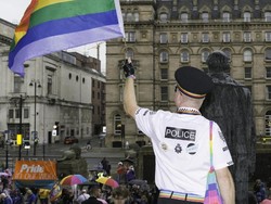 Oknum Aparat LGBT di Indonesia Dipecat, Bagaimana dengan Aturan di Negara Lain?