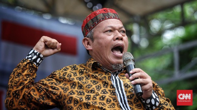 Sekjen FUI Muhammad Al Khaththath menduga ada upaya liberalisasi akidah dan akhlak yang dilakukan melalui dua adegan di film The Santri