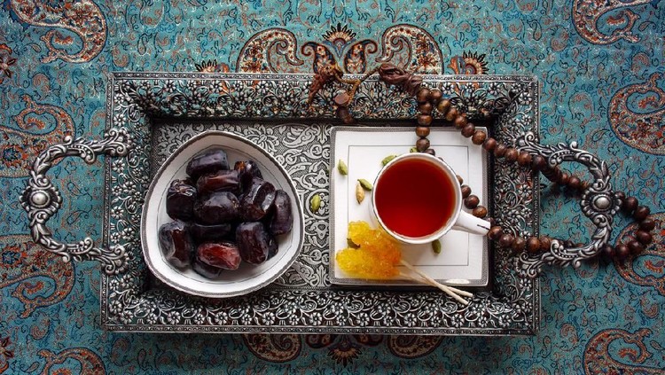 Iftar or Fatoor is the evening meal with which Muslims end their daily Ramadan fast at sunset