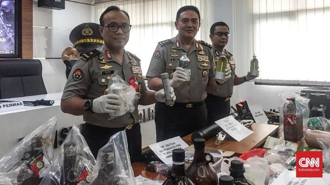 Densus 88 Tangkap 41 Teroris Sepanjang Mei 2019 Polri menyatakan sel teroris itu diduga akan beraksi dalam pengumuman hasil Pemilu 2019 pada 22 Mei.