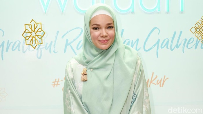 Dewi Sandra saat ditemui di kawasan Sudirman.