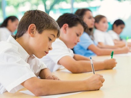 Jelang Ujian Semester, Ajari Si Kecil Doa Memohon Ilmu Bermanfaat