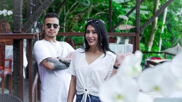img-title Keindahan Jelajah Cinta di Pulau Dewata