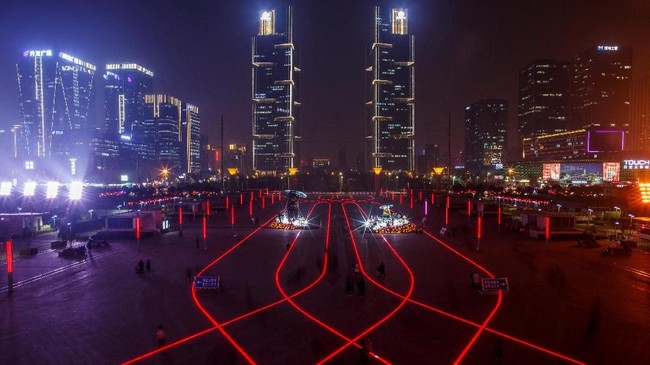 China menyatakan akan melakukan perang dagang jangka panjang dengan AS dan akan meningkatkan teknologi mereka untuk menghadapi perang ini.