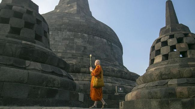 Umat Buddha Rayakan Detik Detik Waisak Di Candi Borobudur