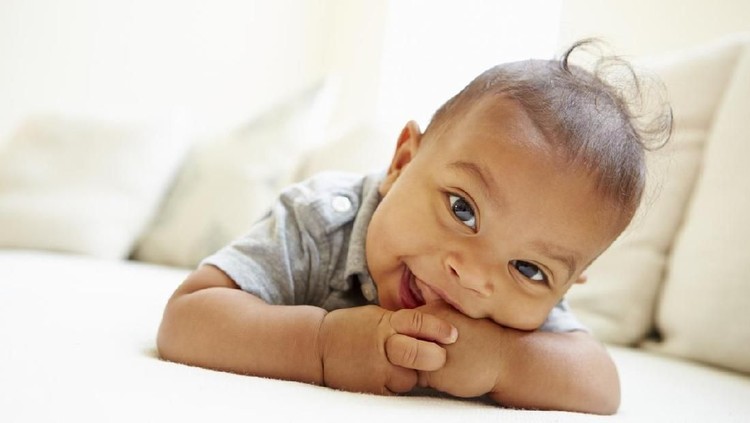 Ingin si kecil tumbuh jadi pribadi yang taat? Harapan itu bisa Bunda dan Ayah sematkan dalam nama bayi berikut ini.