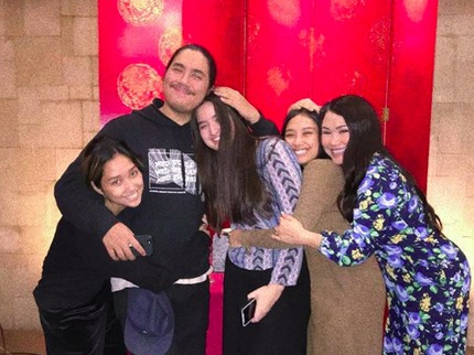 6 Potret Kompak Titi DJ bersama Anak-anaknya