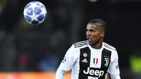 Juventus Resmi Lepas Douglas Costa dan De Sciglio