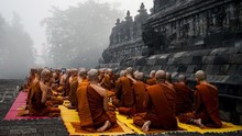 Pawai ke Borobudur Awali Prosesi Waisak, Umat Agama Lain Ucap Selamat