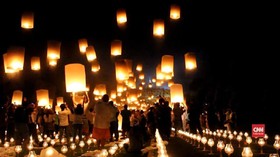 VIDEO: Ribuan Lampion Hiasi Candi Borobudur di Hari Waisak