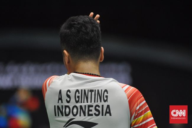 Denting Nada Kompleks Anthony Ginting Permainan Anthony Ginting di lapangan badminton seperti alunan musik kompleks nan indah, namun tak semua orang bisa memainkannya dengan baik.
