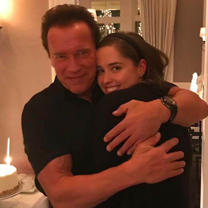 <p>Meski sudah dewasa, Christina tetap manja dengan sang ayah. "<em>Always a daddy’s girl. happy Father’s Day papa @schwarzenegger,</em>" tulis Christina, lewat unggahan foto pada 17 Juni 2018. (Foto: Instagram @christinaschwarzenegger)</p>