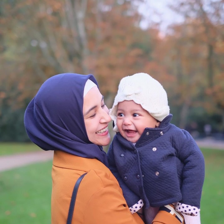 Dari pernikahan dengan Teuku Wisnu, Shireen Sungkar dikaruniai tiga anak, Teuku Adam Alfatih (4,5), Cut Hawwa Medina Alfatih (2), dan si bungsu Cut Shafiyyah Mecca Alfatih (1). (Foto: Instagram @shireensungkar)