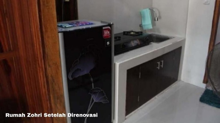 Zohri, pelari tercepat di Indonesia mendapatkan hadiah rumah baru dari Kementrian PUPR. Namun, rumah lama milik pelari berusia 20 tahun ini juga direnovasi.