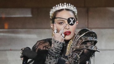 img-title Kembali Sehat, Madonna Asyik Keluyuran di New York