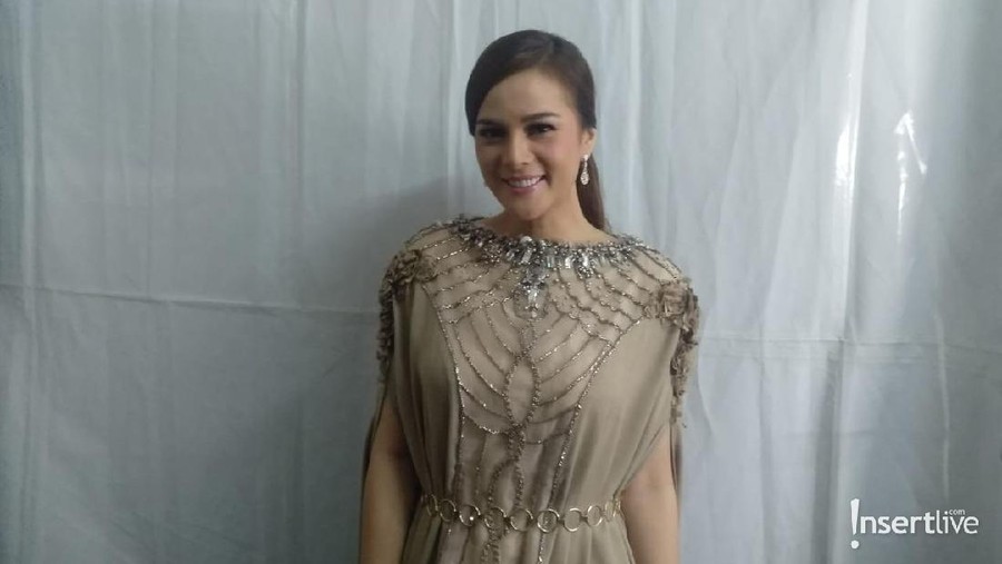 Astrid Tiar punya cara agar tak ditinggal ART saat lebaran.
