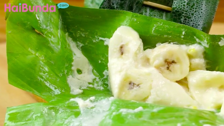 Sedang cari menu buka puasa, terutama untuk takjil yang manis-manis? Resep carang gesing pisang ini bisa banget dicoba, Bunda.