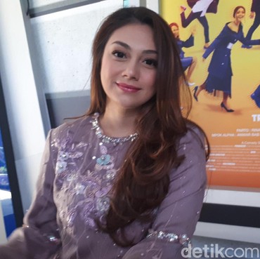 Ikut Pengajian Ustaz Riza, Benarkah Celine Evangelista Jadi Mualaf?