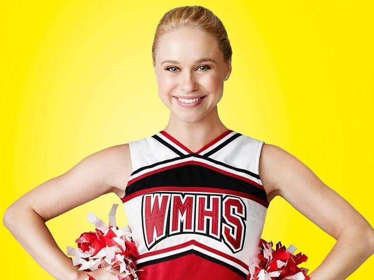 Tak terasa 10 tahun lalu serial drama musikal Glee pertama kali dirilis. Para pemain pun memberikan ucapan selamat atas perayaan ini. Ada siapa saja?