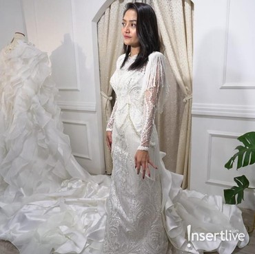 Wow... Panjang Gaun Pengantin Siti Badriah  Hampir 2 Meter
