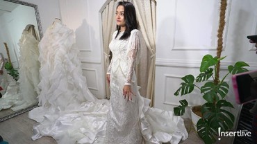 Wow... Panjang Gaun Pengantin Siti Badriah  Hampir 2 Meter