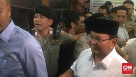 Kemalaman, Prabowo Cs Ditolak Jenguk Lieus dan Eggi Sudjana