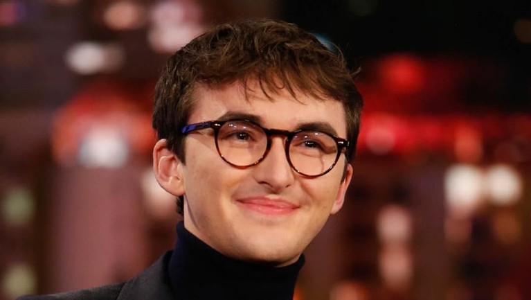 Bran Stark akhirnya duduk di singgasana penguasa The Seven Kingdoms dalam serial terakhir Game Of Thrones. Ini potret Issac Hempstead Wright yang memerankannya.