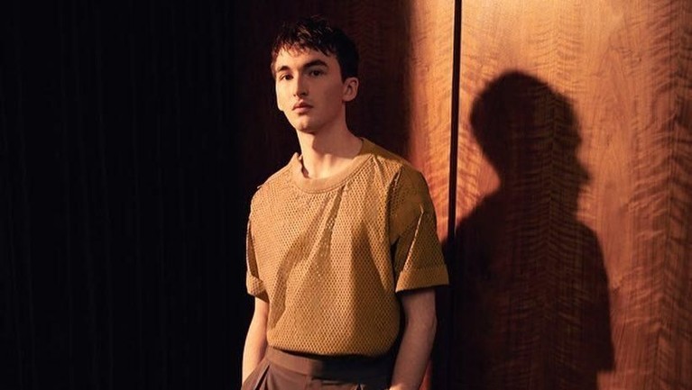 Bran Stark akhirnya duduk di singgasana penguasa The Seven Kingdoms dalam serial terakhir Game Of Thrones. Ini potret Issac Hempstead Wright yang memerankannya.