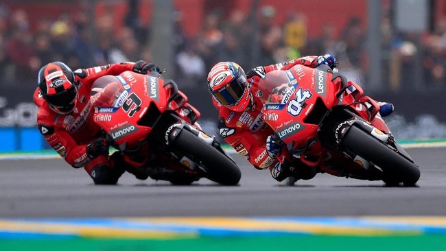 Pebalap Ducati, Danilo Petrucci meminta maaf kepada Andrea Dovizioso setelah jadi juara MotoGP Italia 2019 di Sirkuit Mugello, Minggu (2/6) waktu setempat.