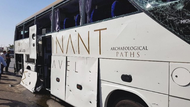 Pemerintah memastikan tidak ada WNI menjadi korban serangan bom yang menargetkan bus wisata di dekat Piramida Giza pada Minggu (19/5).