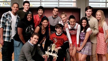 Lirik Loser Like Me - Glee Cast