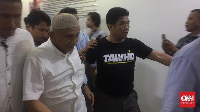 Amien Rais mengaku sibuk sehingga tak hadir panggilan penyidik, namun berjanji akan memenuhi panggilan kedua.