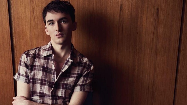 Bran Stark akhirnya duduk di singgasana penguasa The Seven Kingdoms dalam serial terakhir Game Of Thrones. Ini potret Issac Hempstead Wright yang memerankannya.