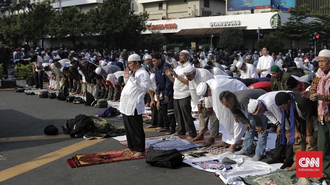 Gerindra menegaskan Prabowo-Sandi telah mengimbau pendukungnya untuk tidak turun ke jalan demi mengawal putusan sengketa pilpres di Mahkamah Konstitusi.