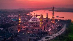 4 Masjid Indonesia Terbesar di Asia Tenggara